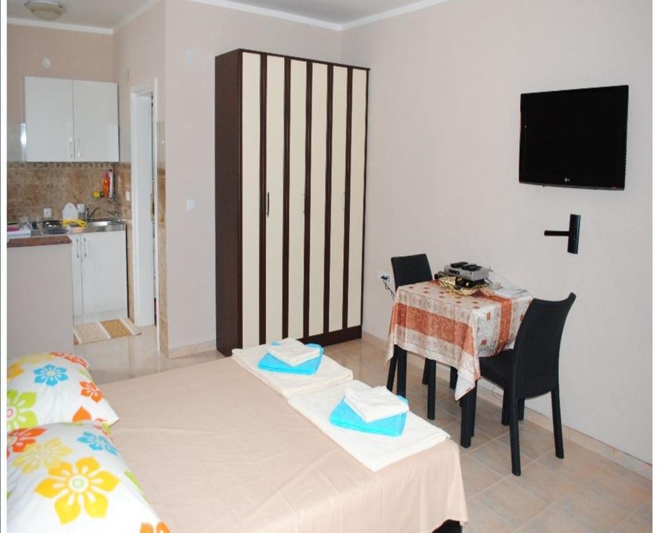 Apartments Anne Petrovac Oda fotoğraf